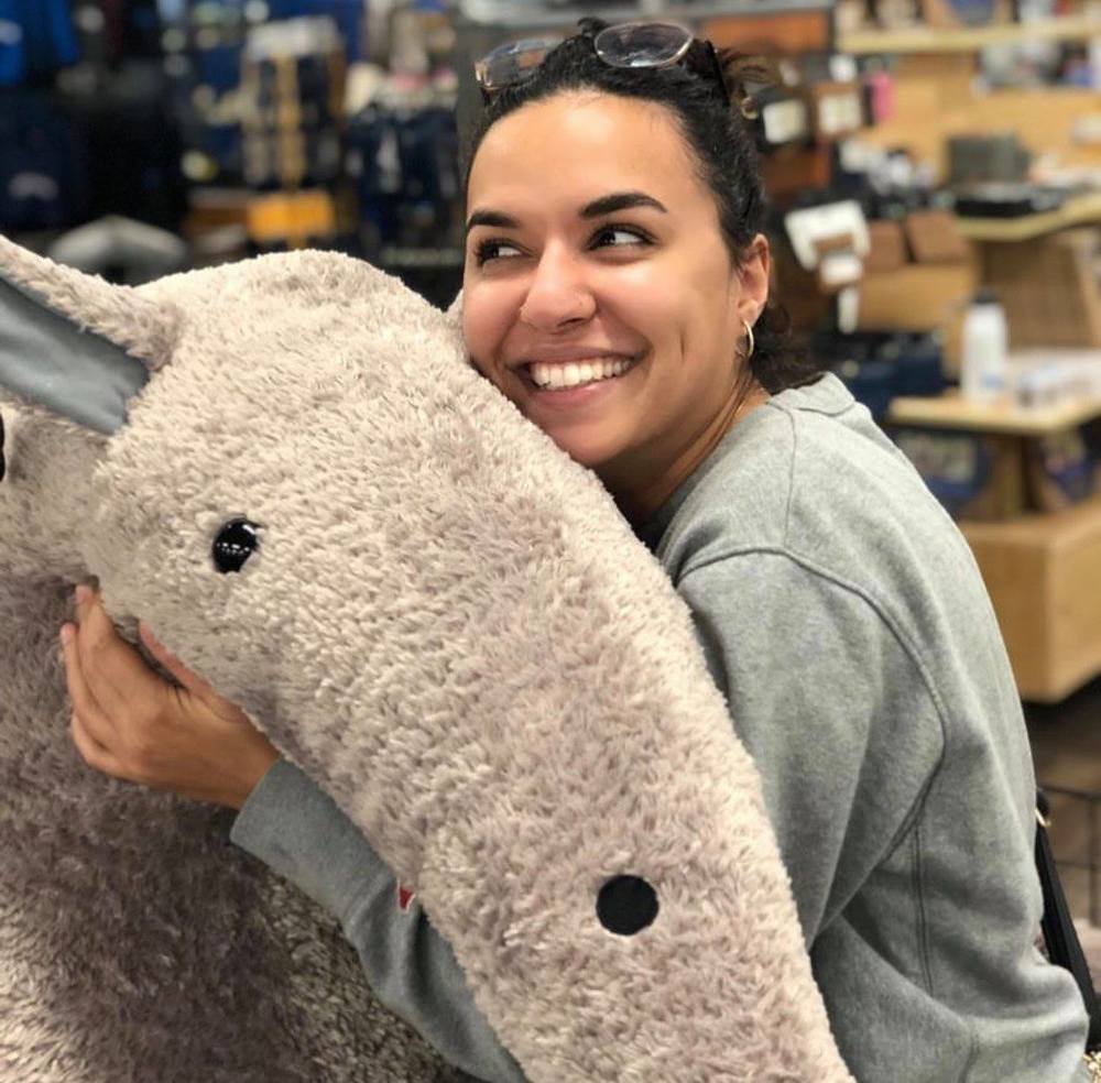 Meet your Posher, Hedyeh